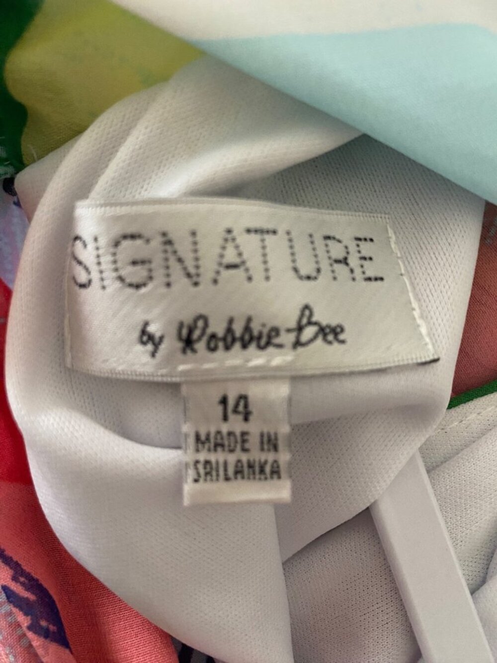 Signature By Robbie Bee Multicolor Abstract Sleeveless Shift Dress With Scarf Ti - Picture 5 of 7